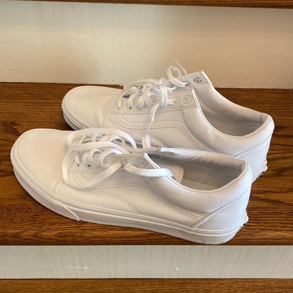 Men’s white Vans 11